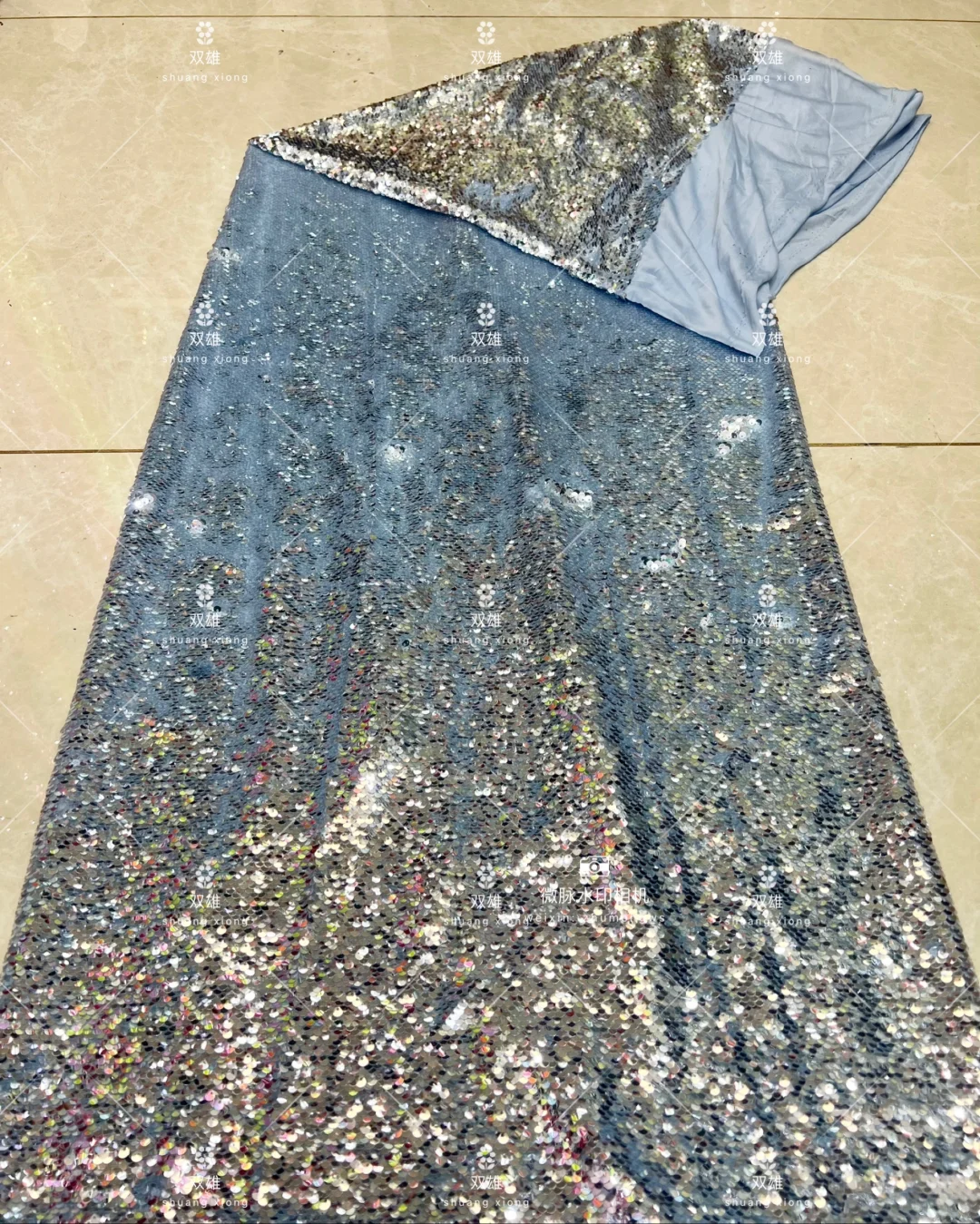 谁懂啊???好喜欢这种闪闪发光的面料✨✨?