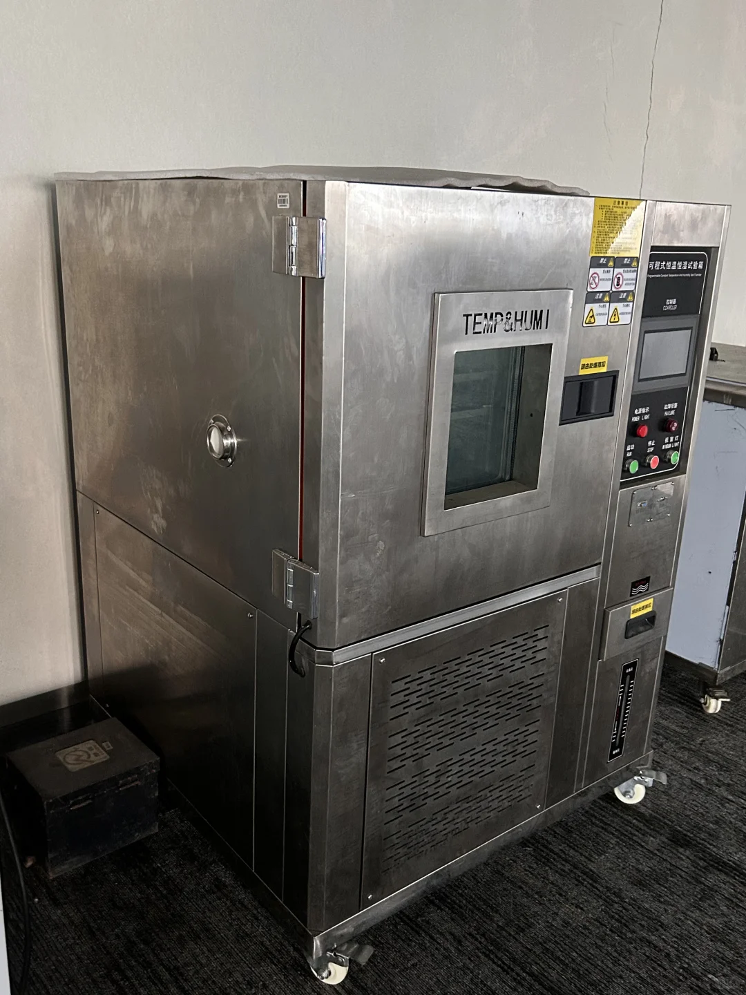 出闲置 高低温试验箱！?