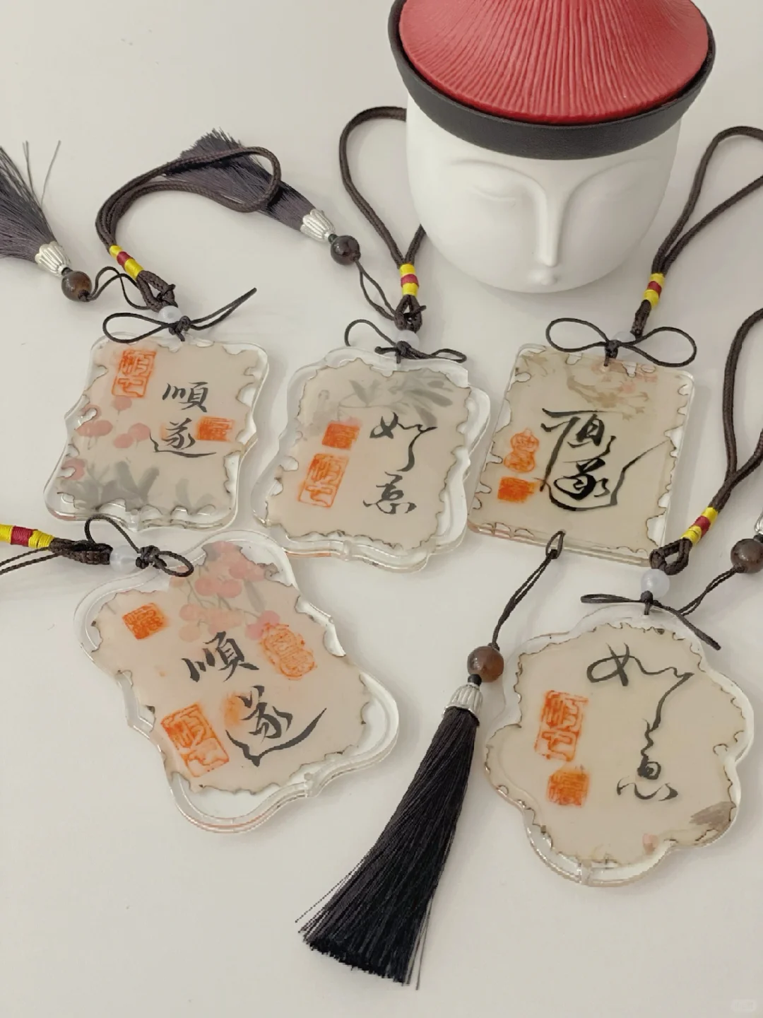 没人告诉我DIY书法滴胶车挂原来这么…