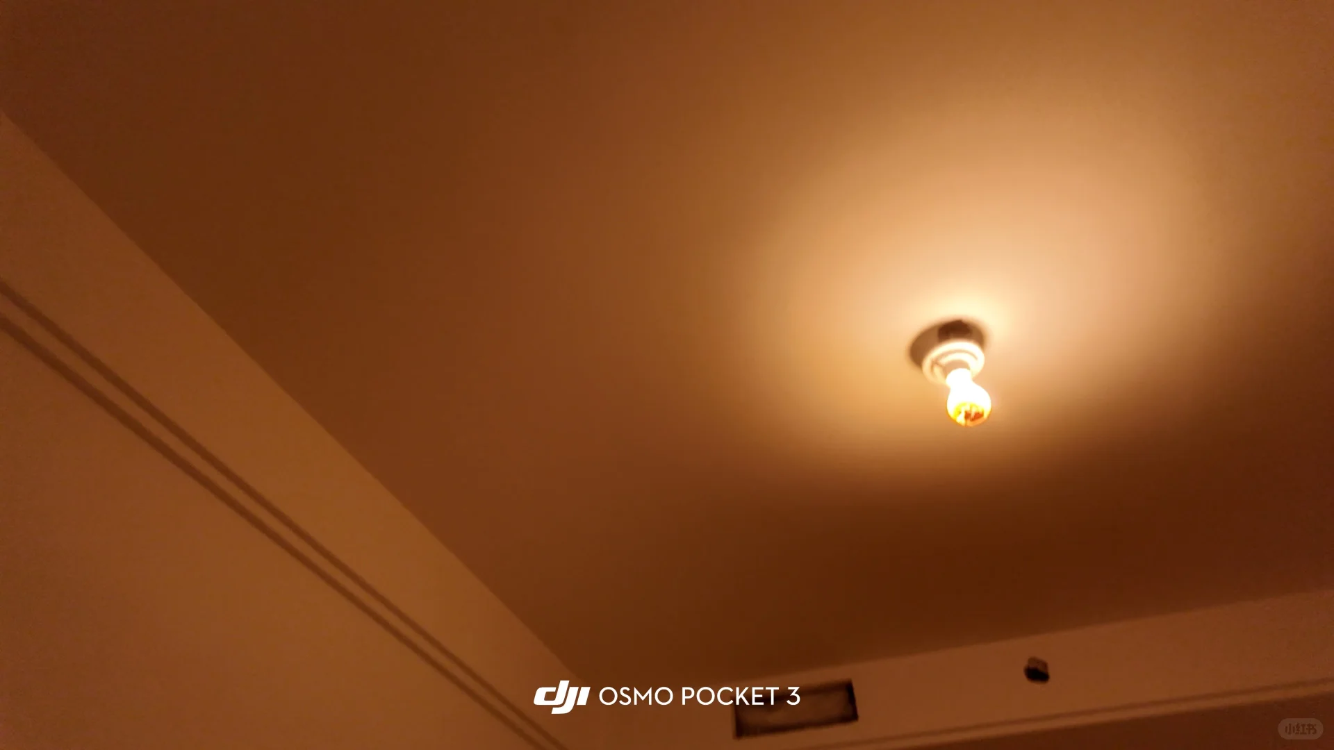 顶面喷漆完成✅墙面海藻岩艺术漆排队ing……