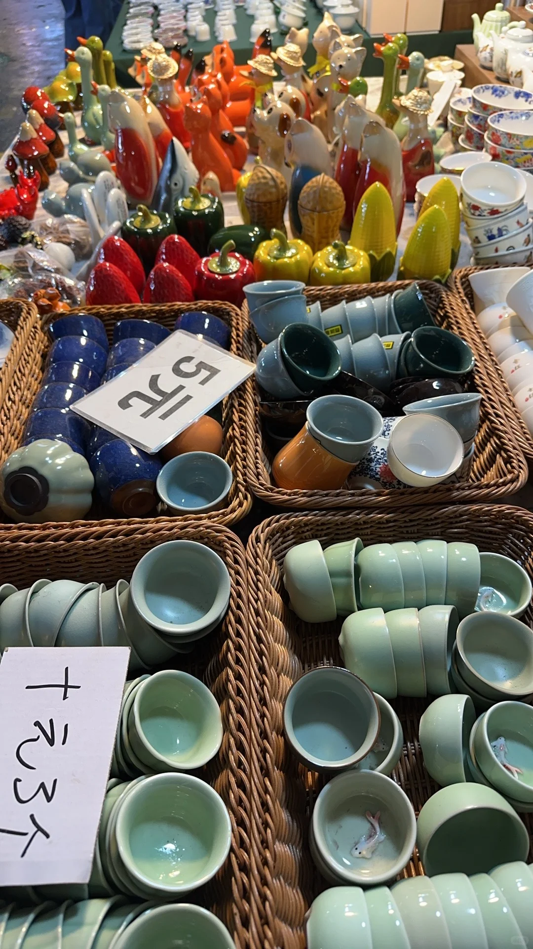 几块钱一个，讲斤称，应该没得人空手走出来吧