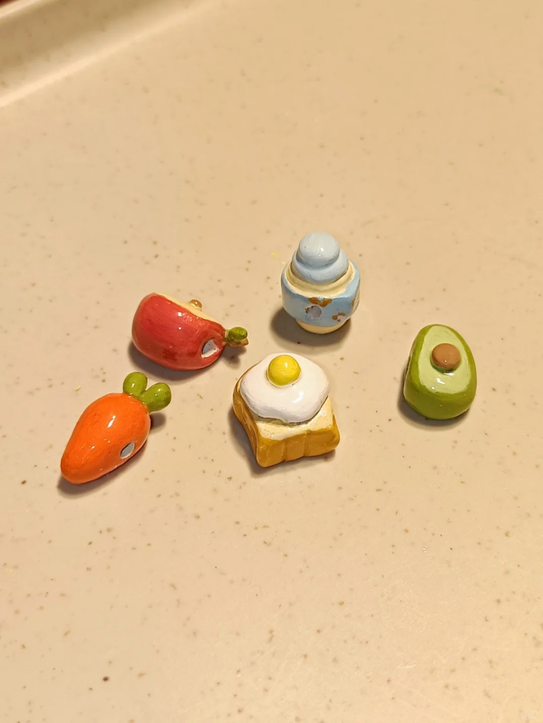 石塑粘土｜早餐派对?右划串成手链?