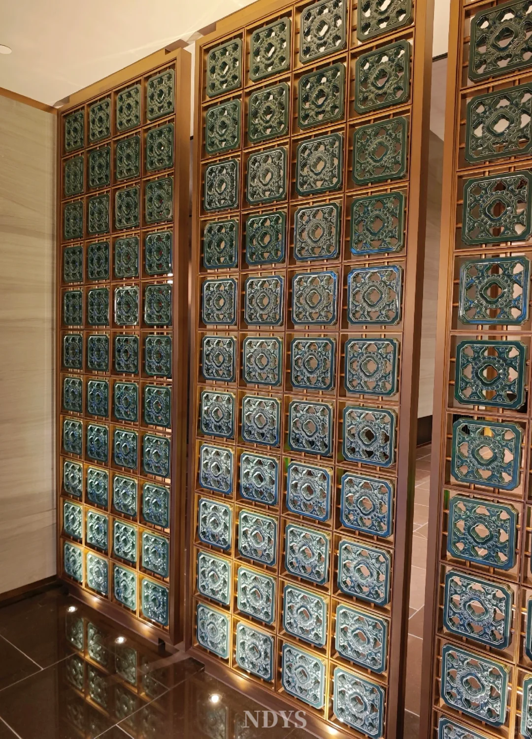 中式美学｜琉璃釉陶瓷砖屏风