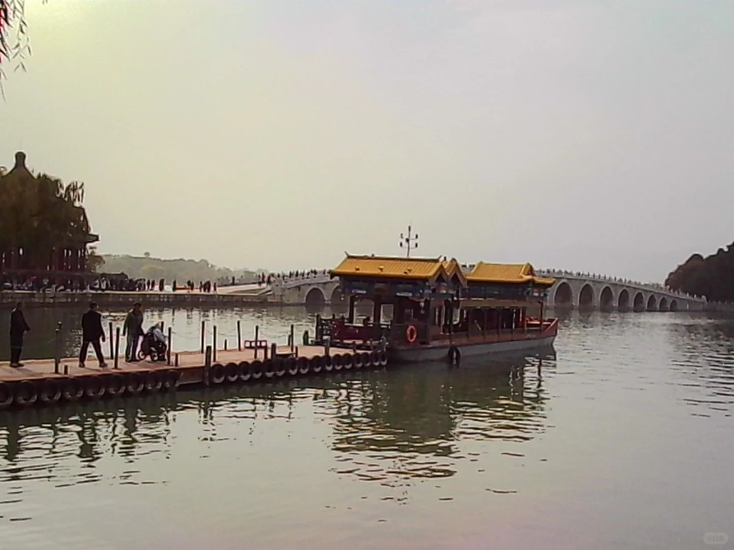 当你在阴天带一堆奇怪设备去颐和园