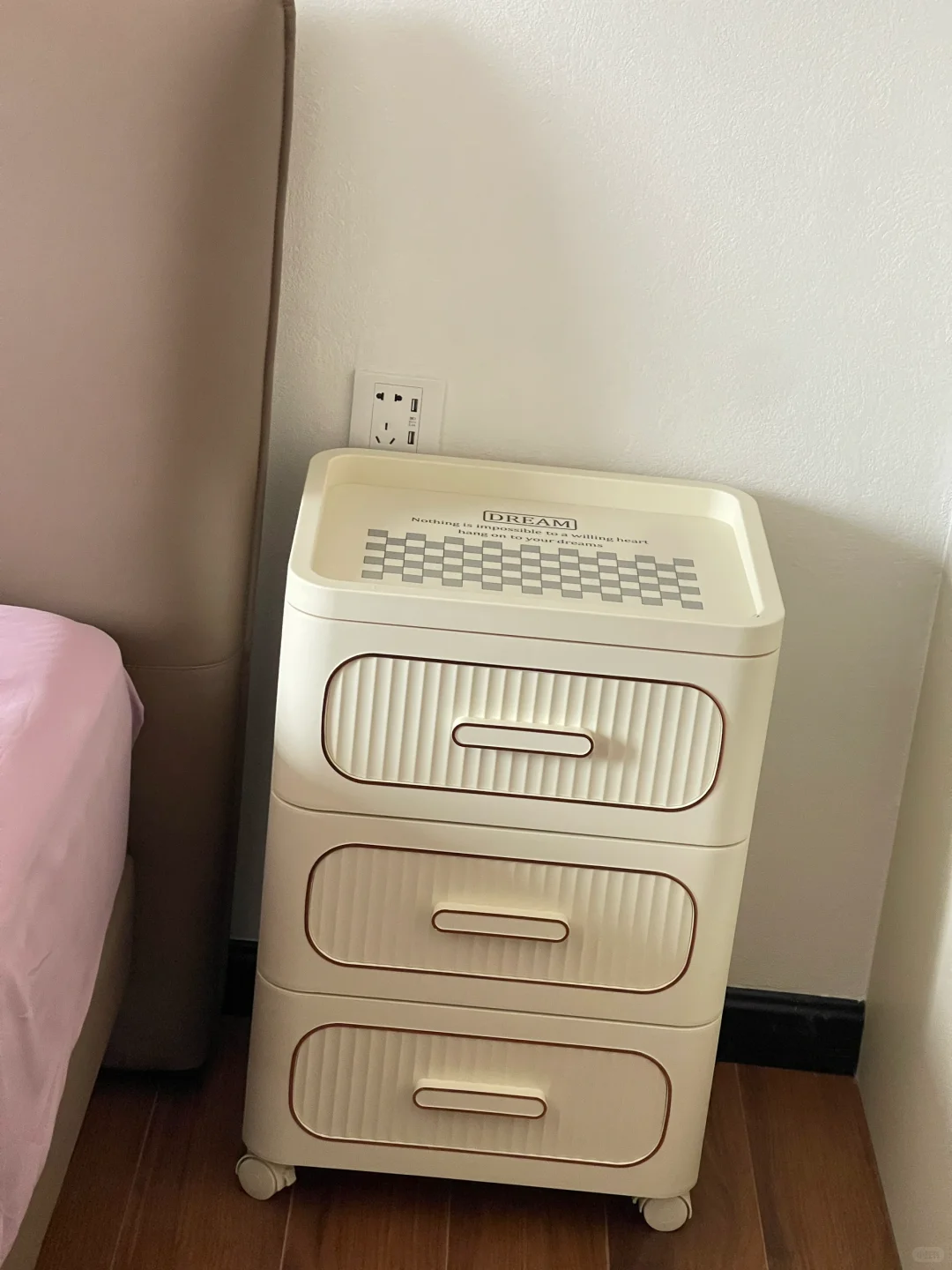 新家的快递（床头柜）