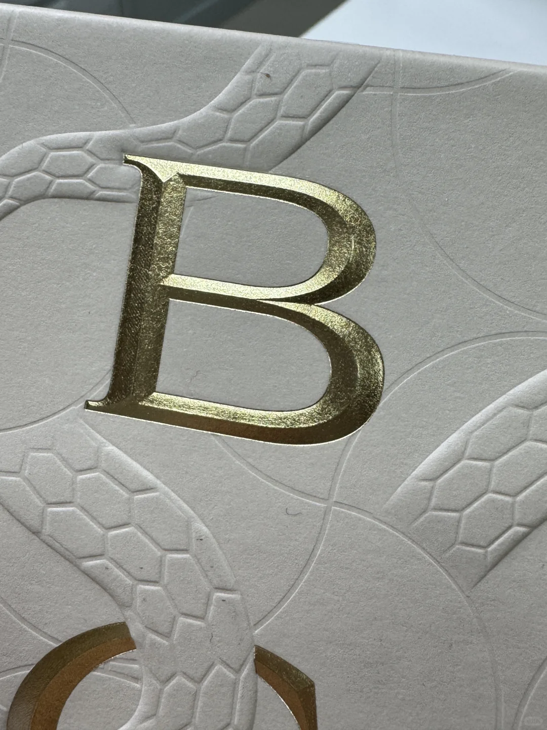 包装封神密码 浮雕击凸工艺太显高级!