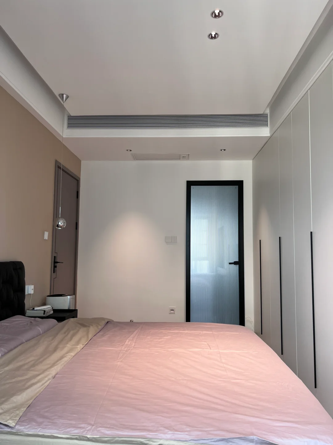 听我一句劝,卧室做床尾衣柜真的太舒服啦!