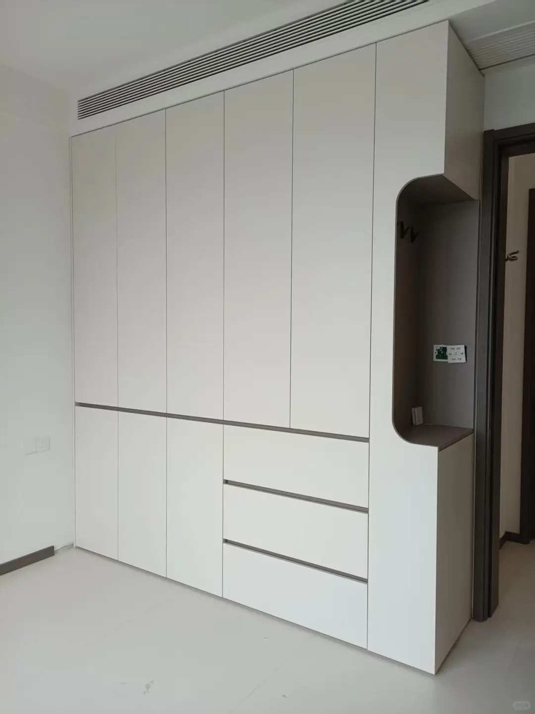 爱格U188衣柜落地