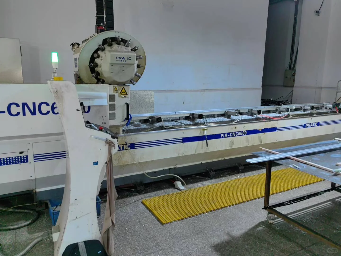 铝型材定制车间