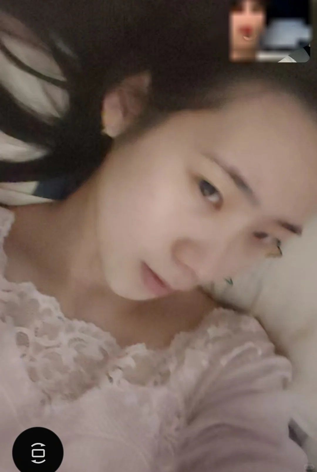 摩天轮又转到了这个角度，仓内却空空如也