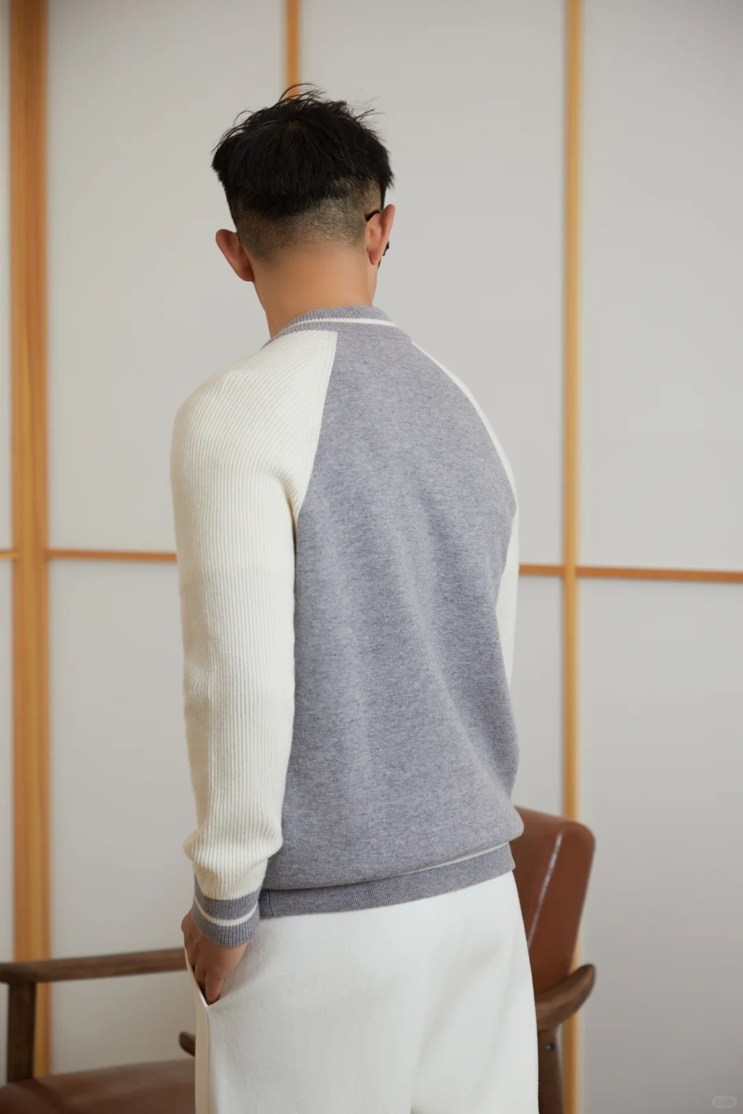 初秋风骨｜BC撞色立领夹克的舒适哲学