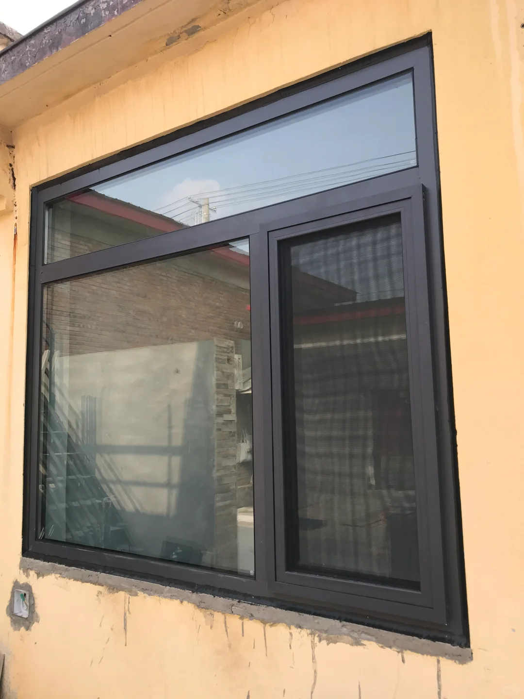 深灰色，经典7024哑光色-断桥铝窗