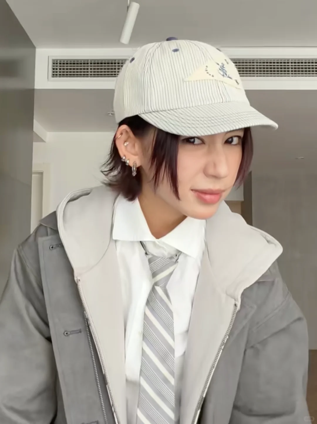 碳酸同款｜灰色系的叠穿look▫️◽️