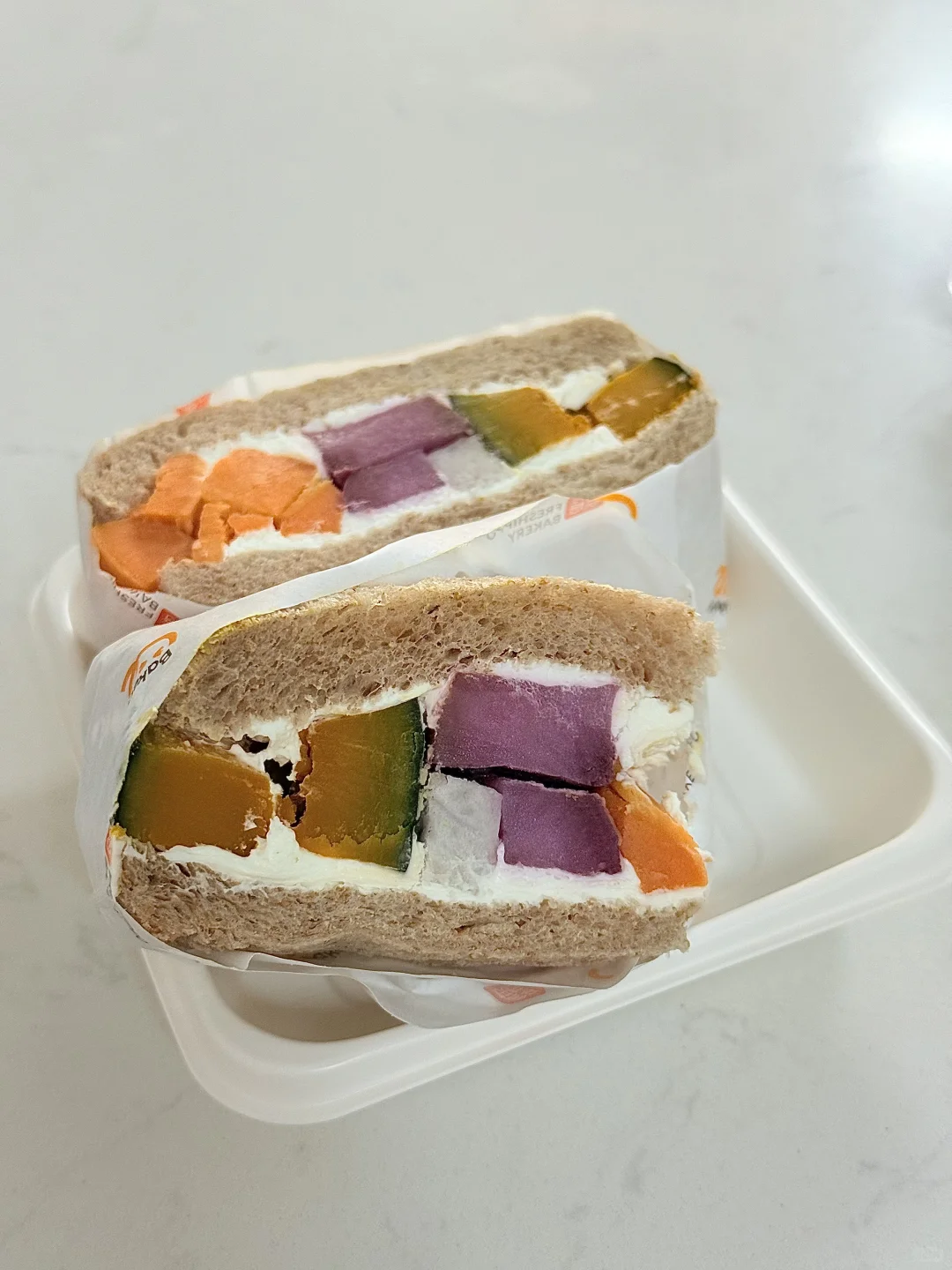 盒马五谷丰登馒头改三明治了....