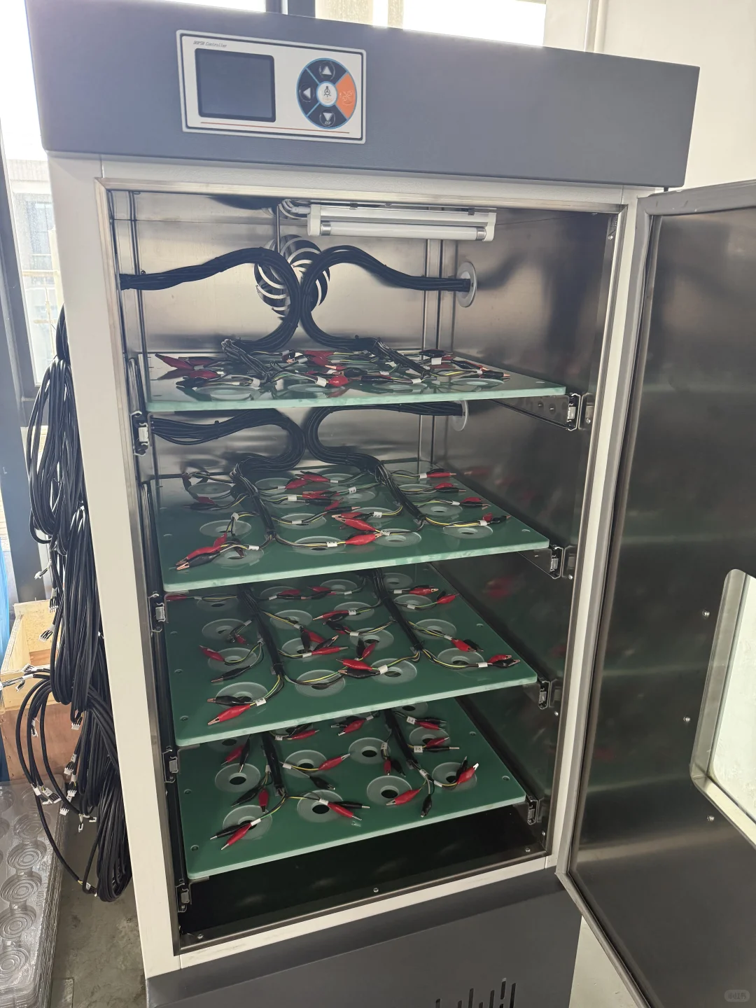 恒温恒湿全固态模具电池专用烘箱