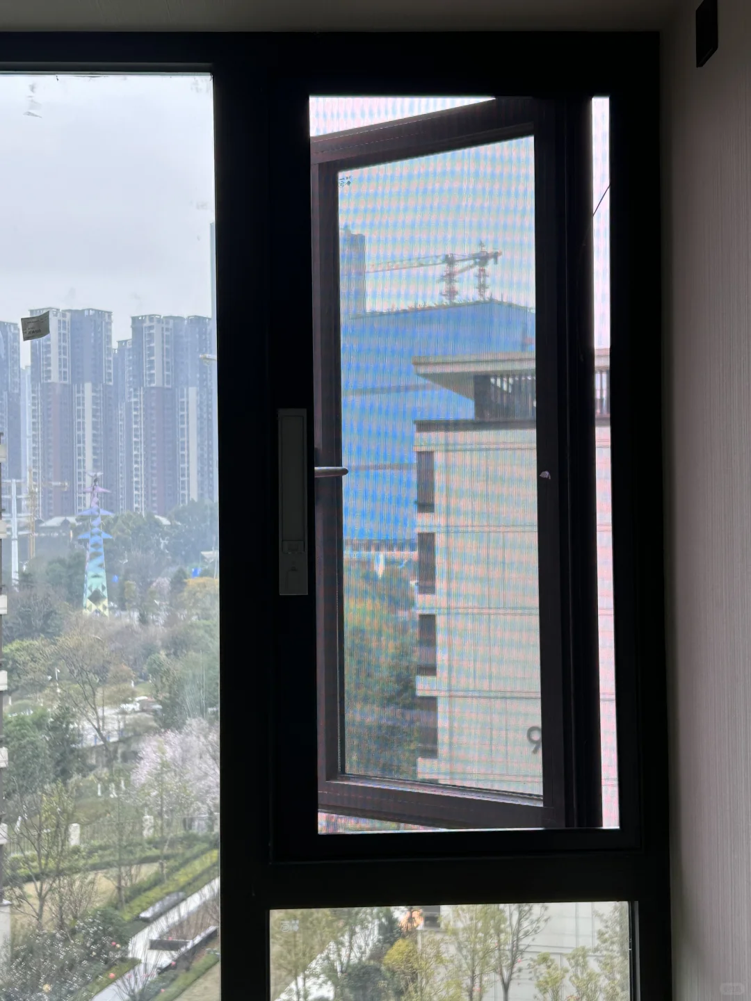 玖悦华章纱窗又一家完工