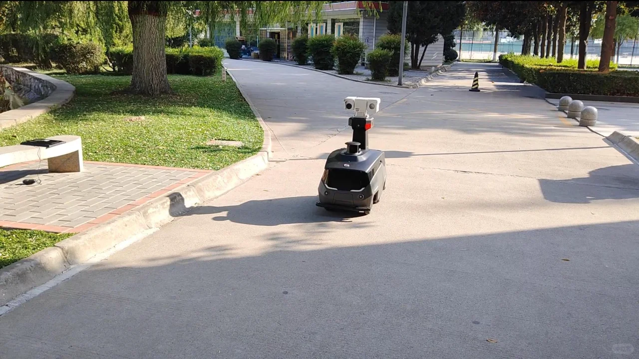 智慧安防巡逻机器人给学校带来的改变