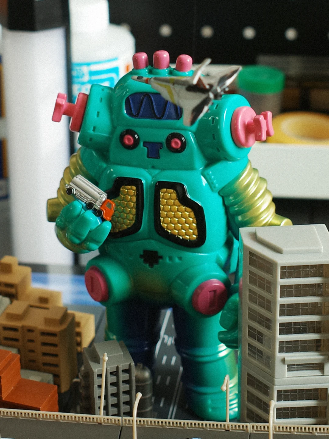 快逃? 中古怪兽来袭❗️