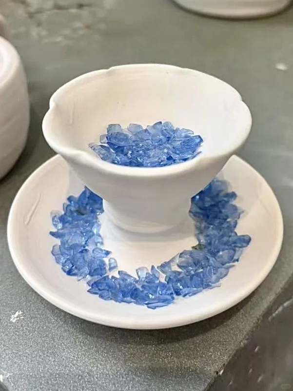 左滑➡️看玻璃珠融化丨是蓝色喷泉?