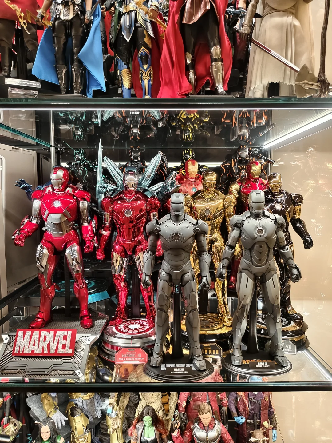 很久没有更新我的hottoys柜了