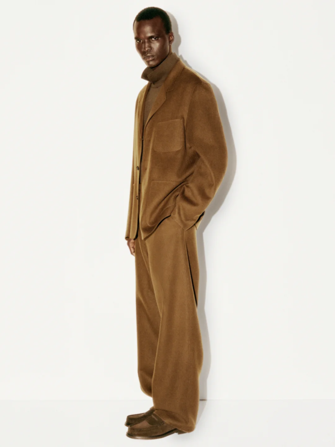 COS 2025秋冬系列｜经典重构