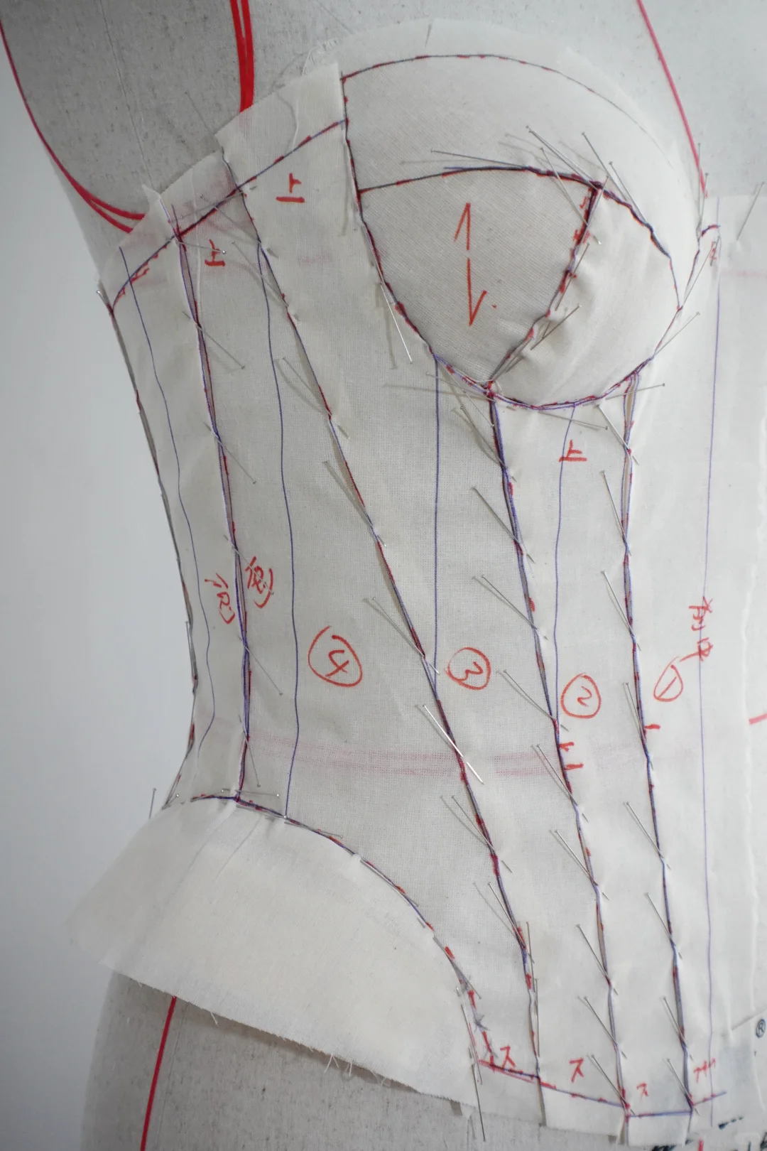 ERMANNO SCERVINO Spring紧身胸衣 — 立裁