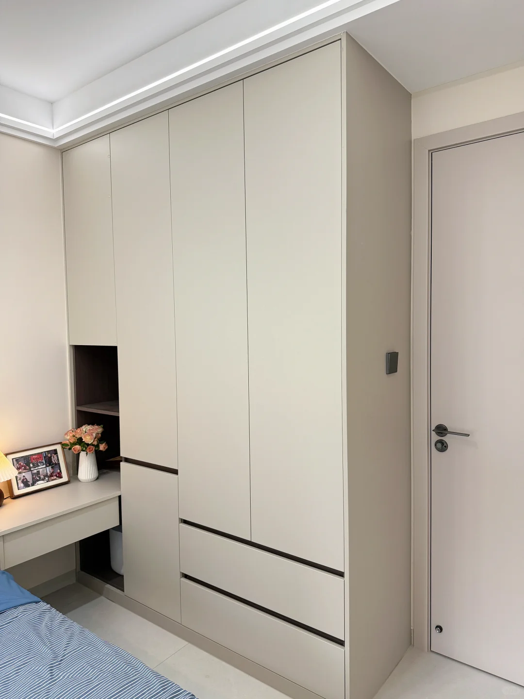 小卧室衣柜带书桌的设计太绝了！（尺寸在最后