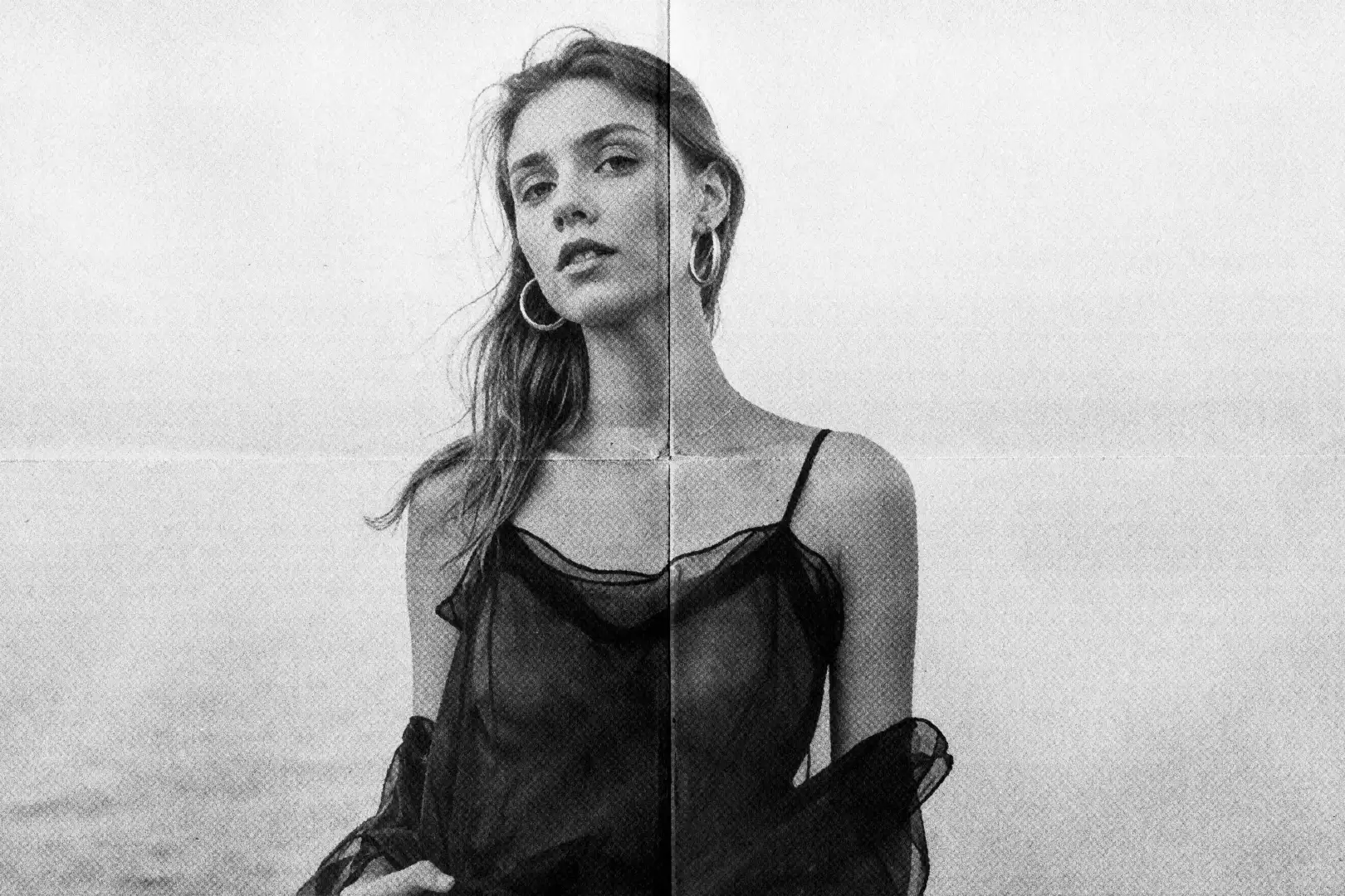 ?复古纸张折痕颗粒效果