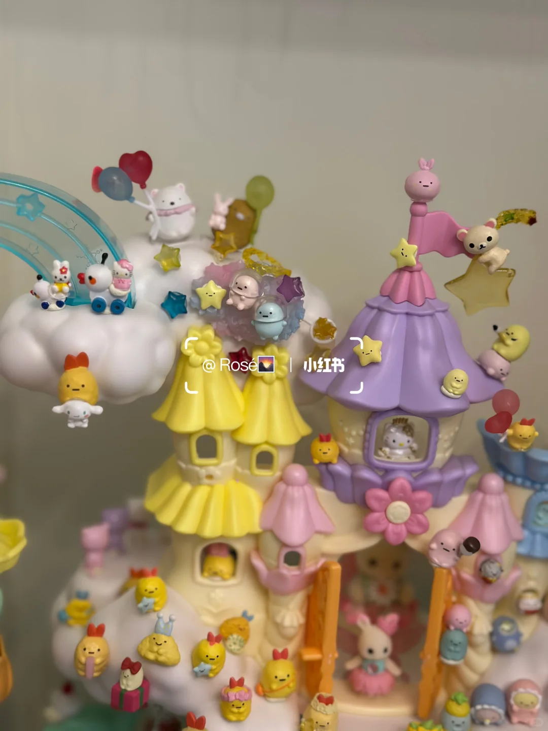 森贝儿的铃兰瀑布，站满了角落生物和kitty