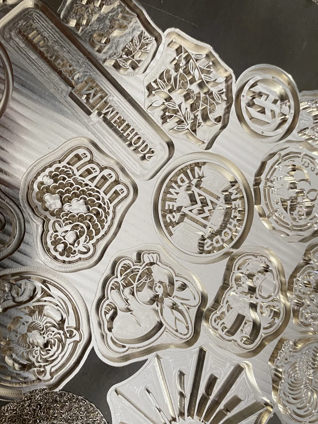 不敢想象压在皮上会有多漂亮