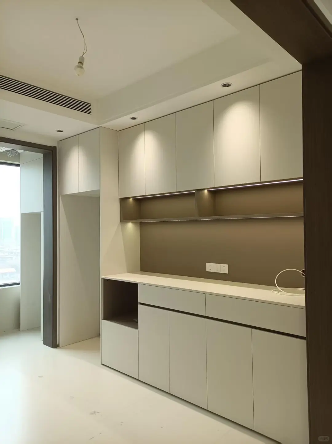 爱格U188衣柜落地