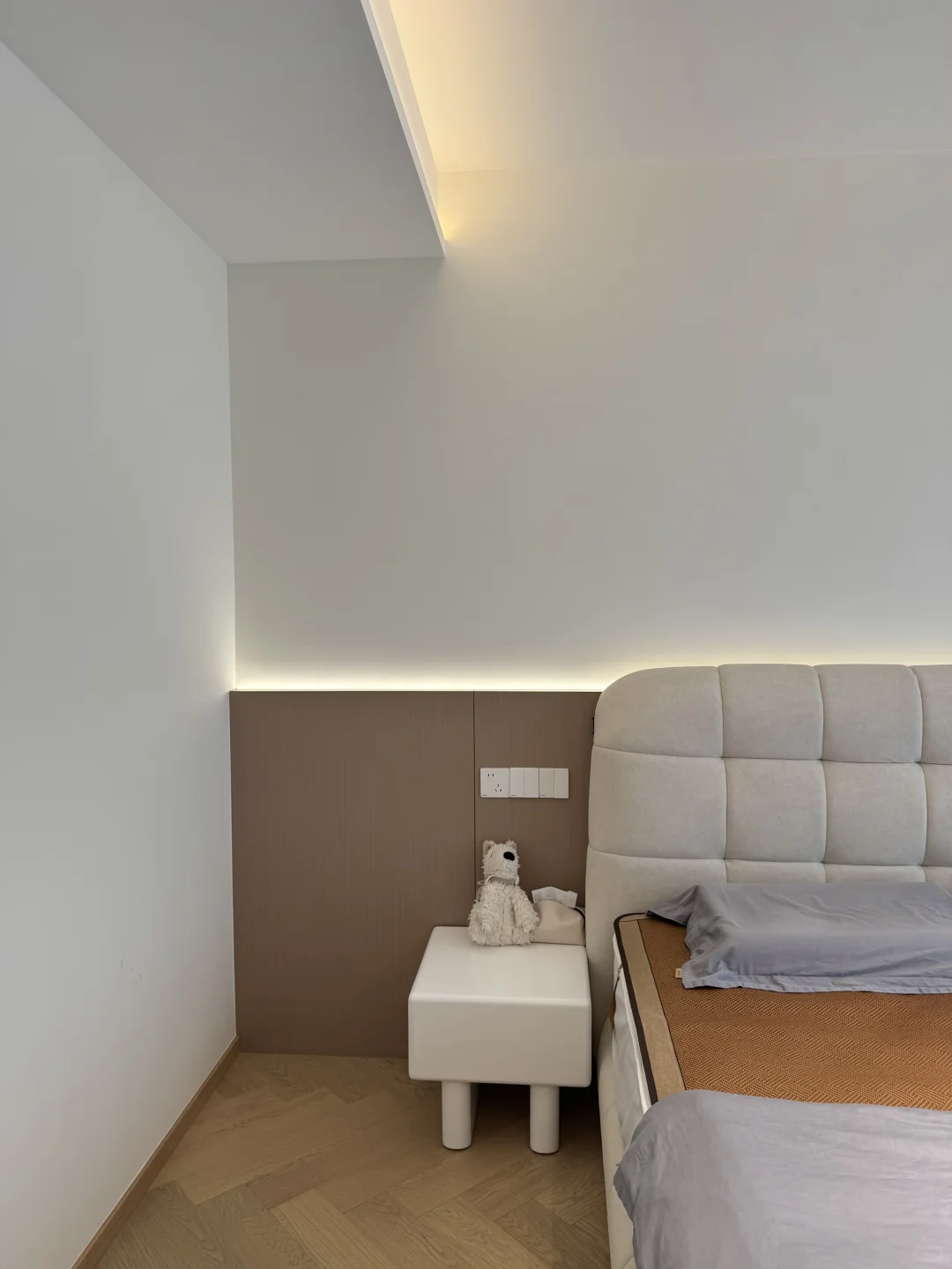 邻居说：你这床尾衣柜比我家衣帽间还实用！