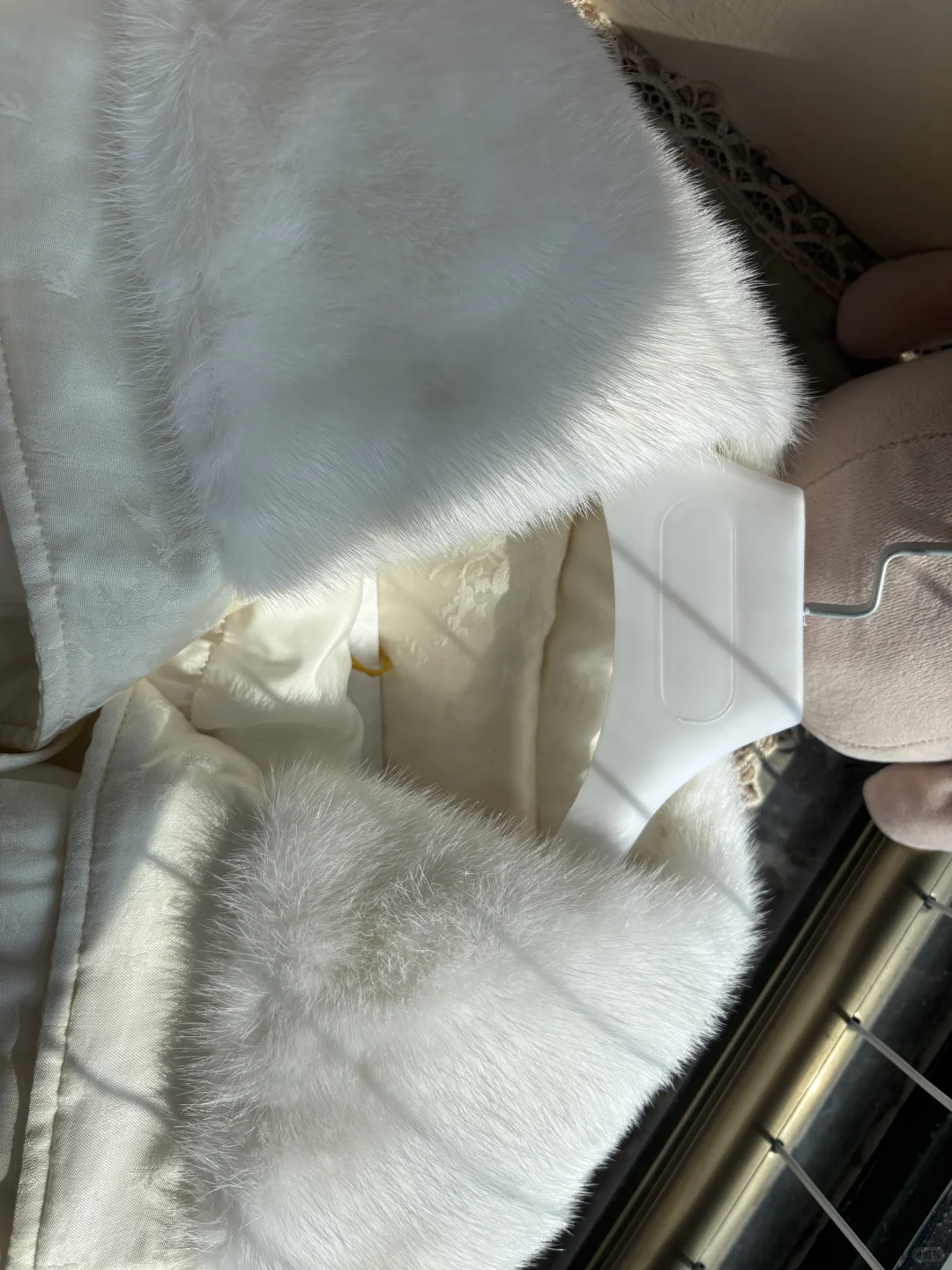 ➗除水貂领桑蚕丝鹅绒服