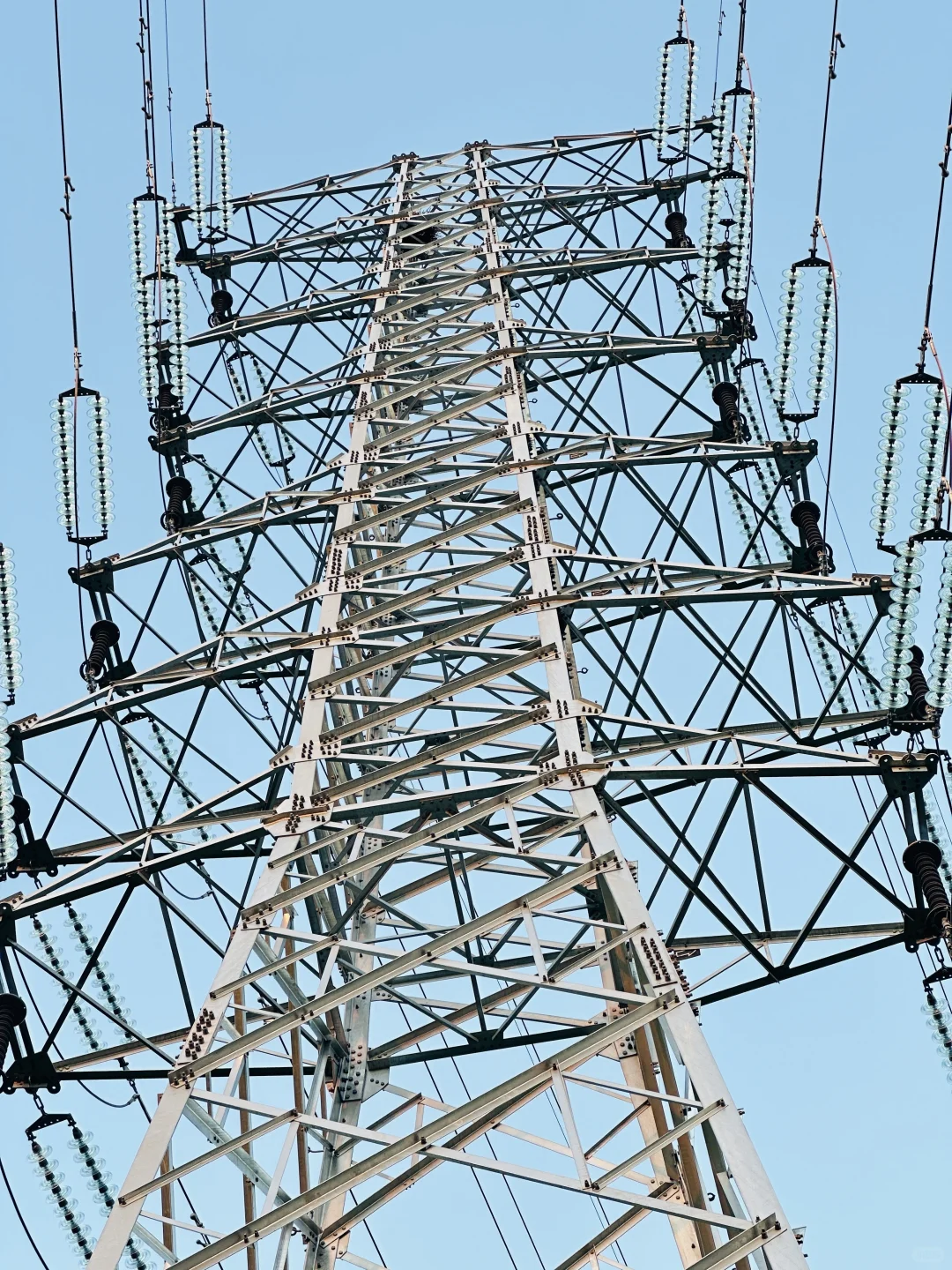 原来输电塔也有颜值啊！