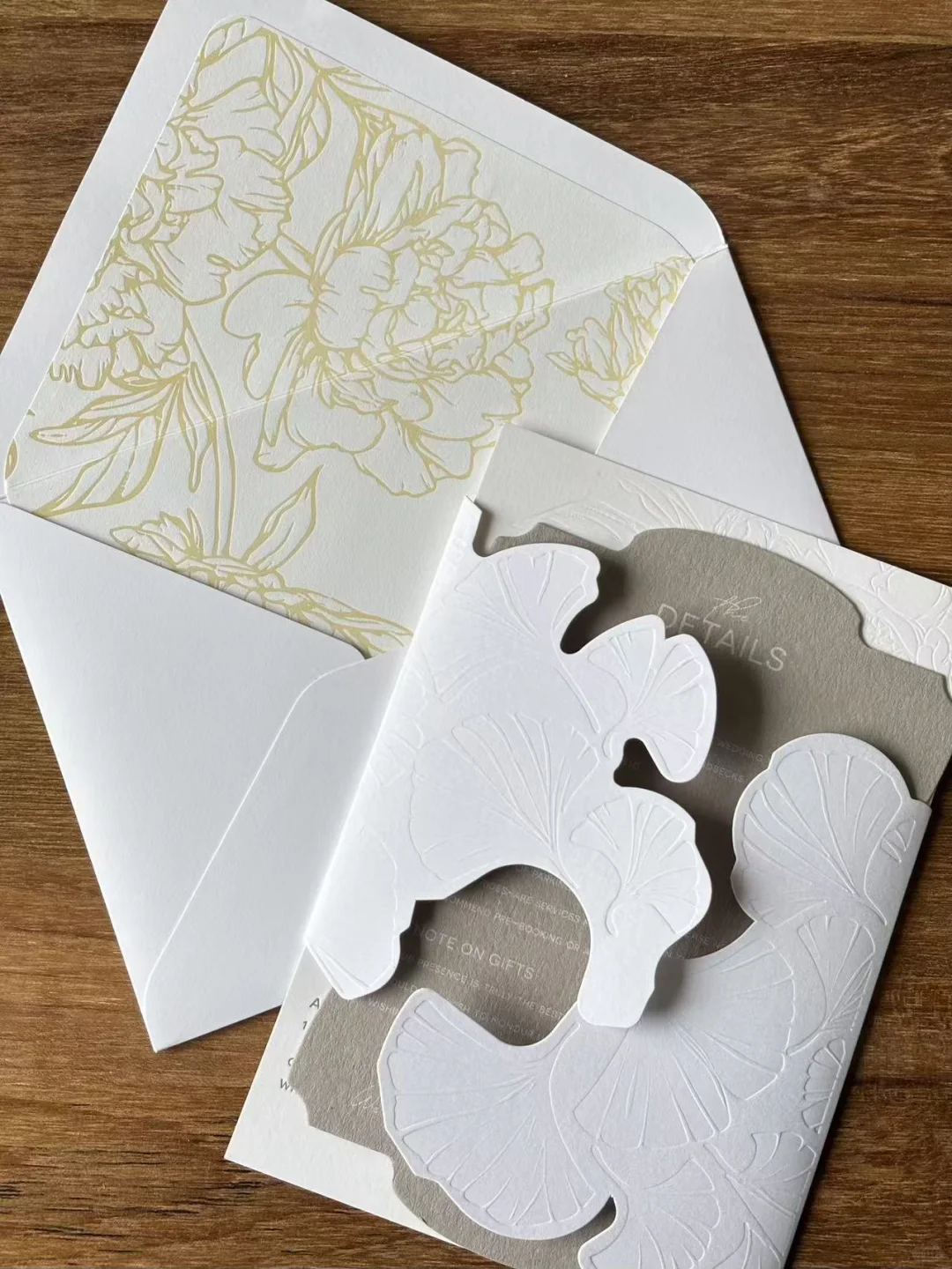 ?银杏请柬｜把东方禅意刻进极简纸艺里✨