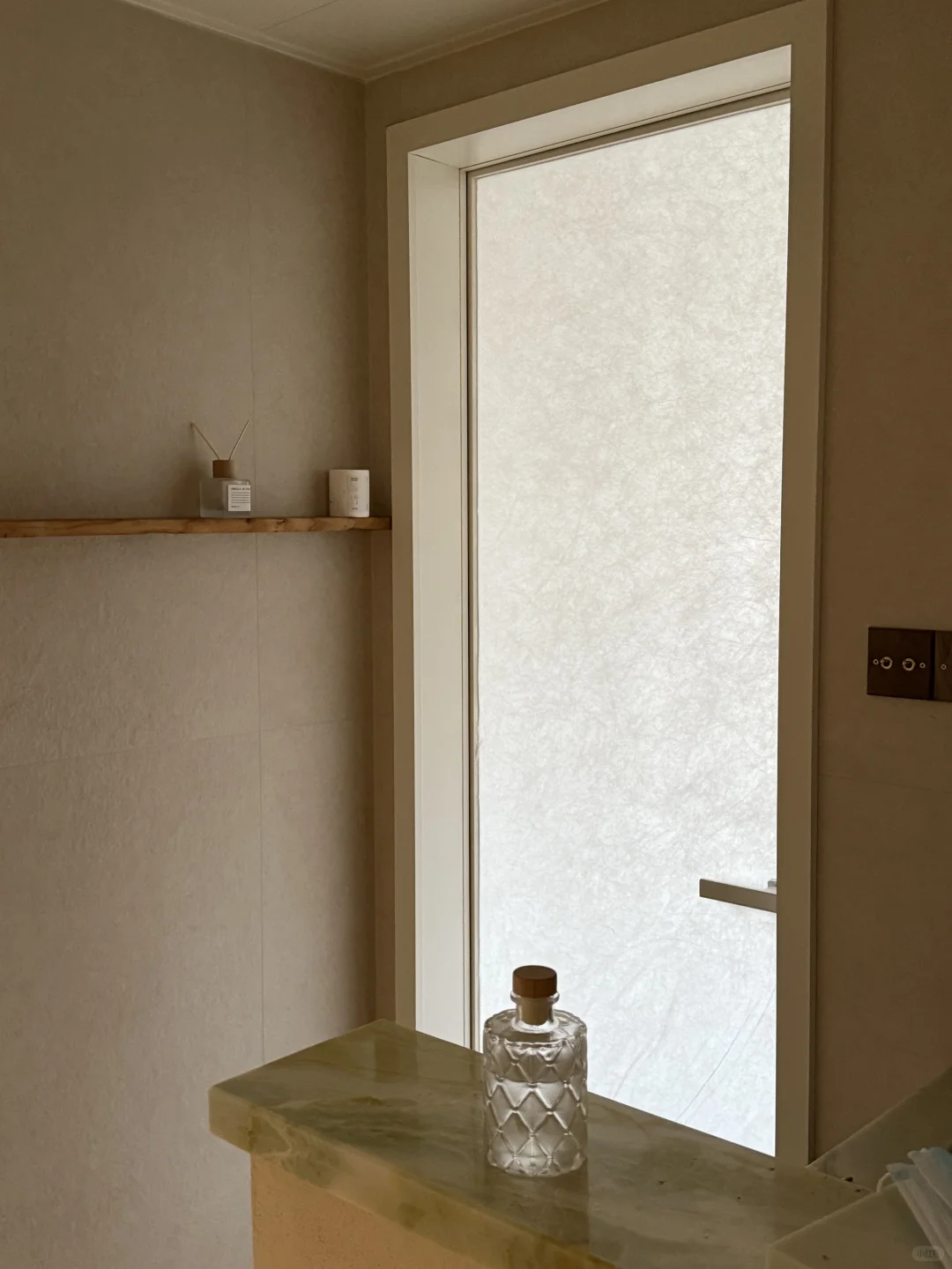 浴室门推荐！夹纸玻璃没有踩雷