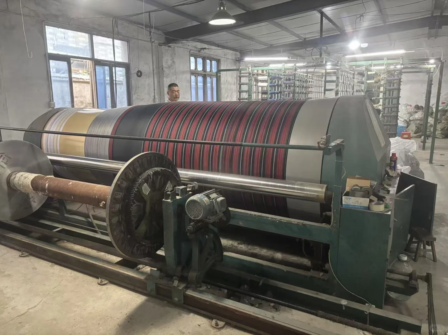 新品开发，实体工厂很困难，借钱也要搞开发