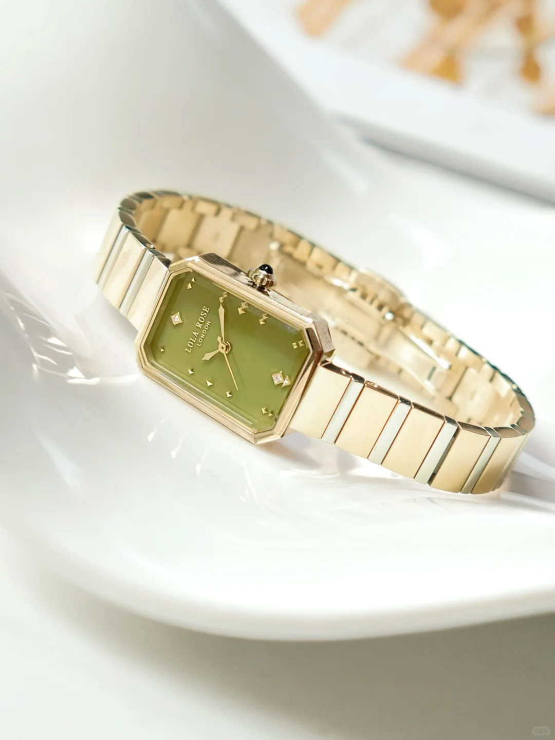 碳酸、王悦伊等时髦精都在戴的质感手表✨