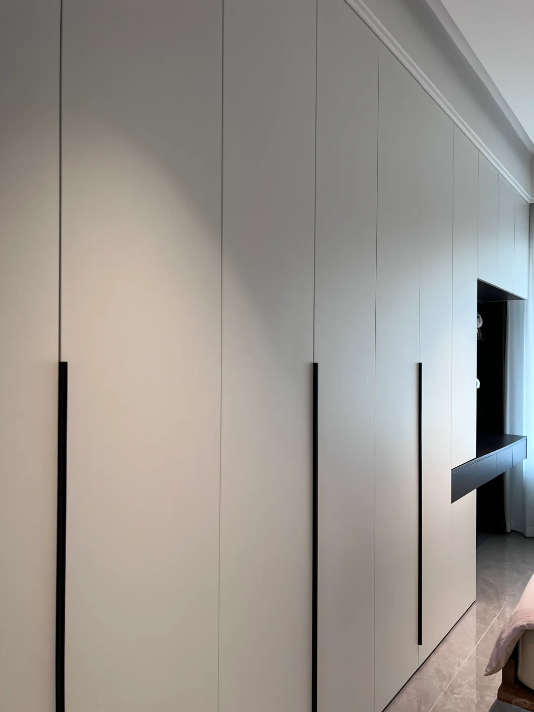 听我一句劝,卧室做床尾衣柜真的太舒服啦!