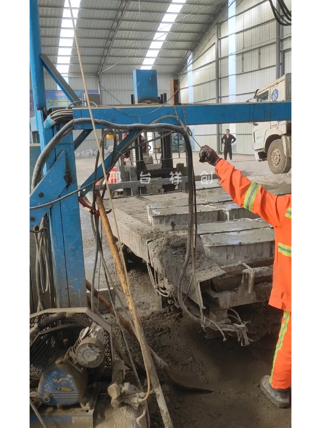 祥创小型混凝土预制构件布料机器生产线设备