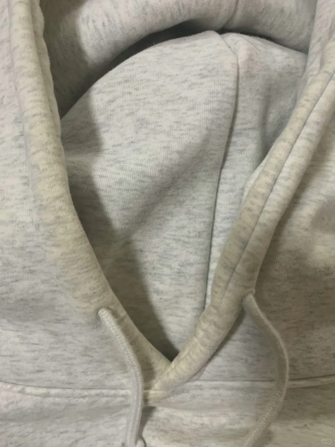 真天塌了，卫衣放久领口发黄了…