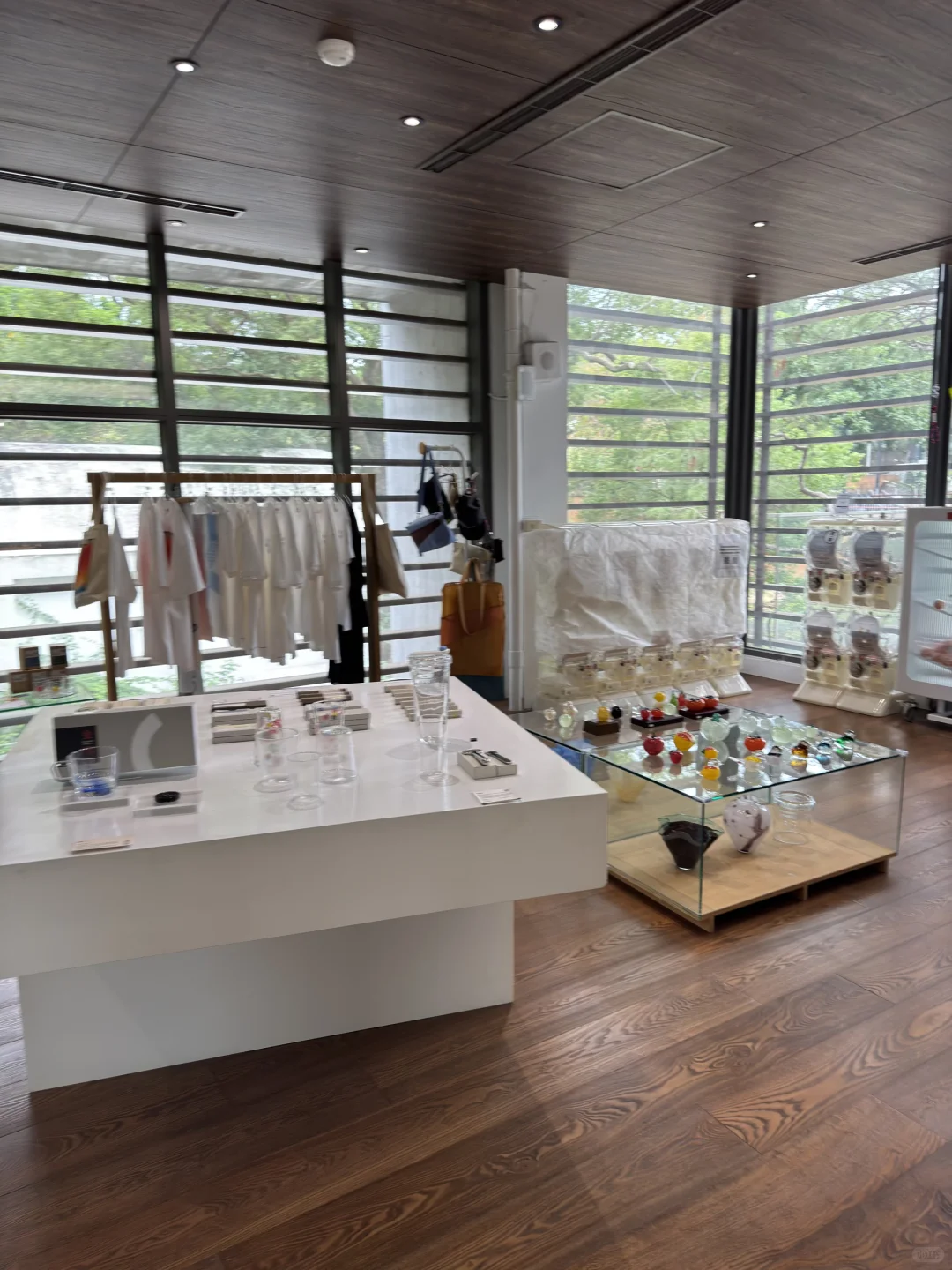 新竹最美「玻璃溫室」SPRING POOL GLASS Stud