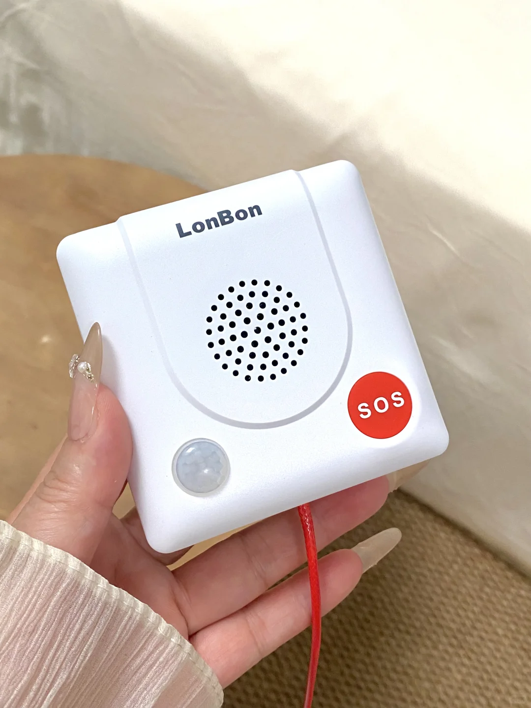 这台小设备,是我为爸妈准备的“远程安心