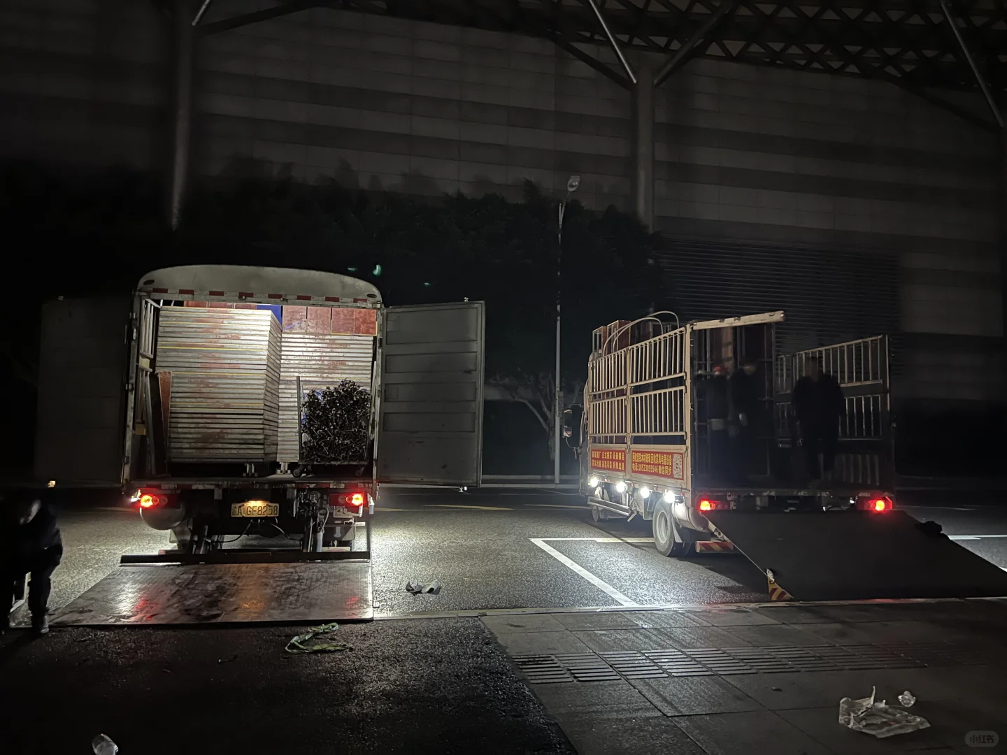 重庆尾板货车、重庆设备搬运、重庆搬家搬场