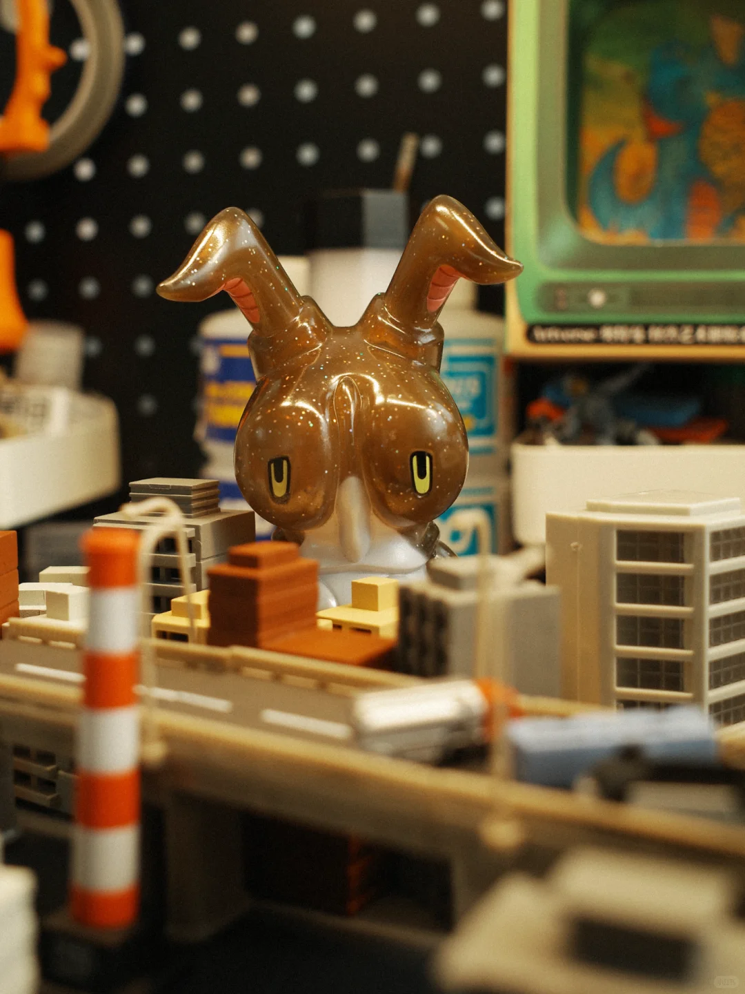 快逃? 中古怪兽来袭❗️