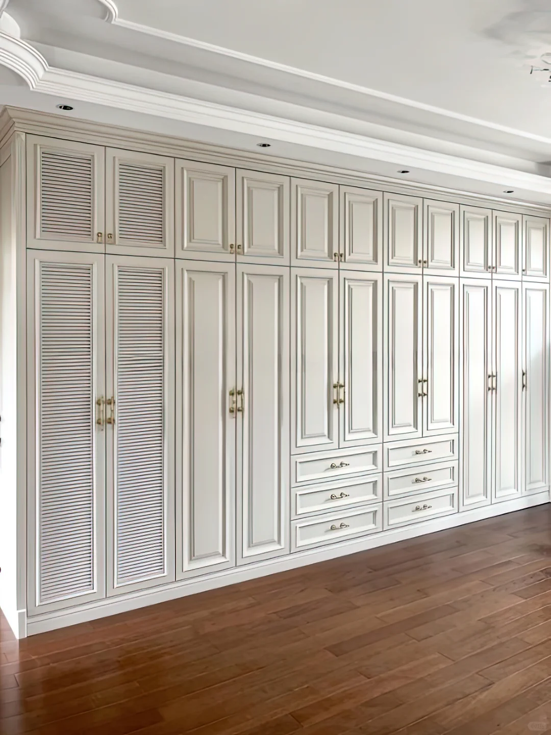 全屋定制法式扣线衣柜|优雅感拉满卧室C位