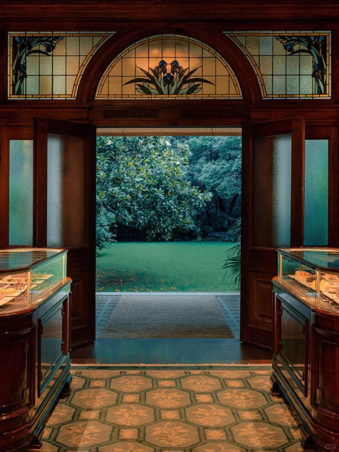 限时免费|Prada荣宅竟隐藏艾美奖提名摄影展