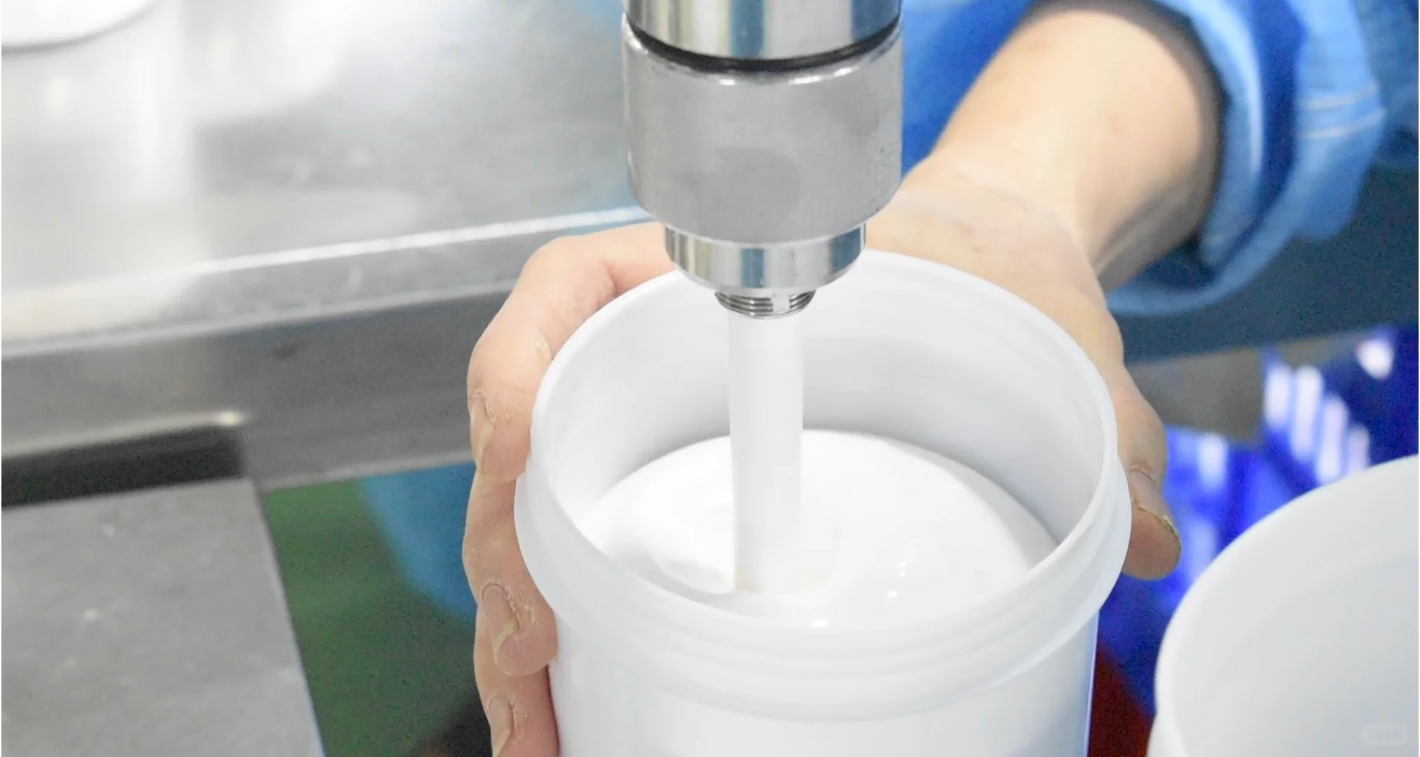 来看我们工厂的灌装车间✨