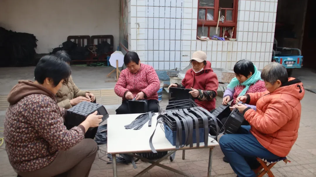 巧手编织“共富梦” “指尖经济”促增收