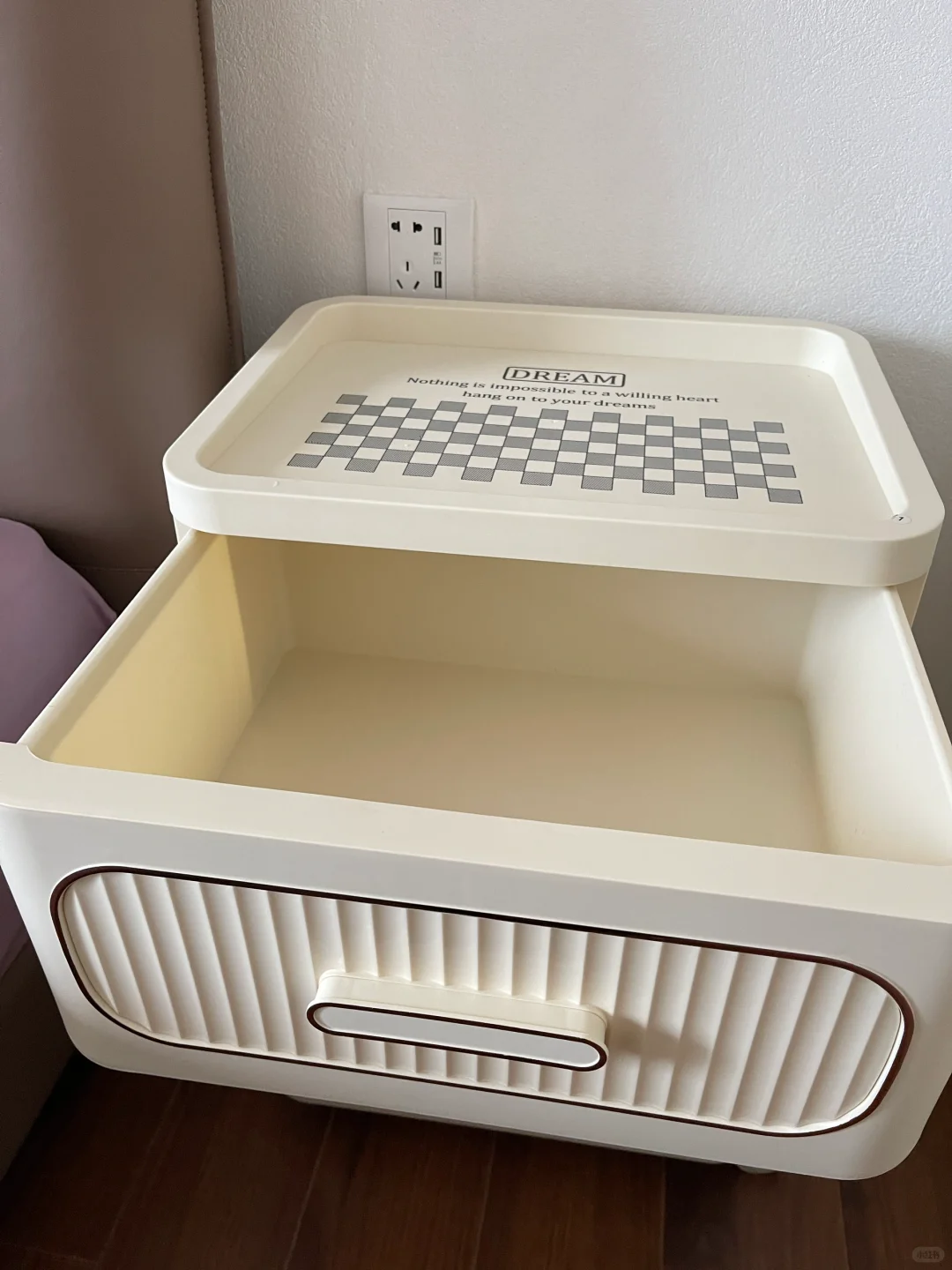 新家的快递（床头柜）